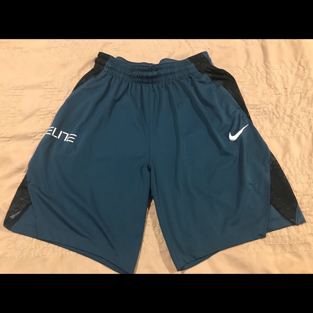 Nike Elite Dri-Fit shorts, Adult Large